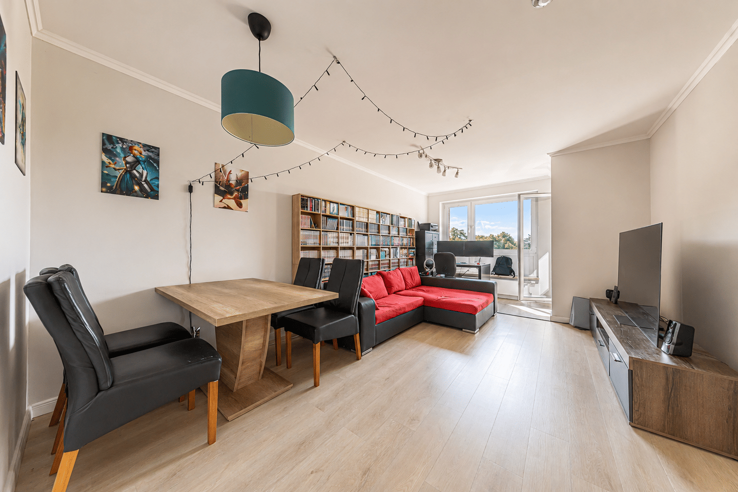 Modernisierte 2 Zimmer Wohnung mit Süd Loggia in Hamburg Wandsbek, 22047 Hamburg (Wandsbek Bramfeld Tonndorf)