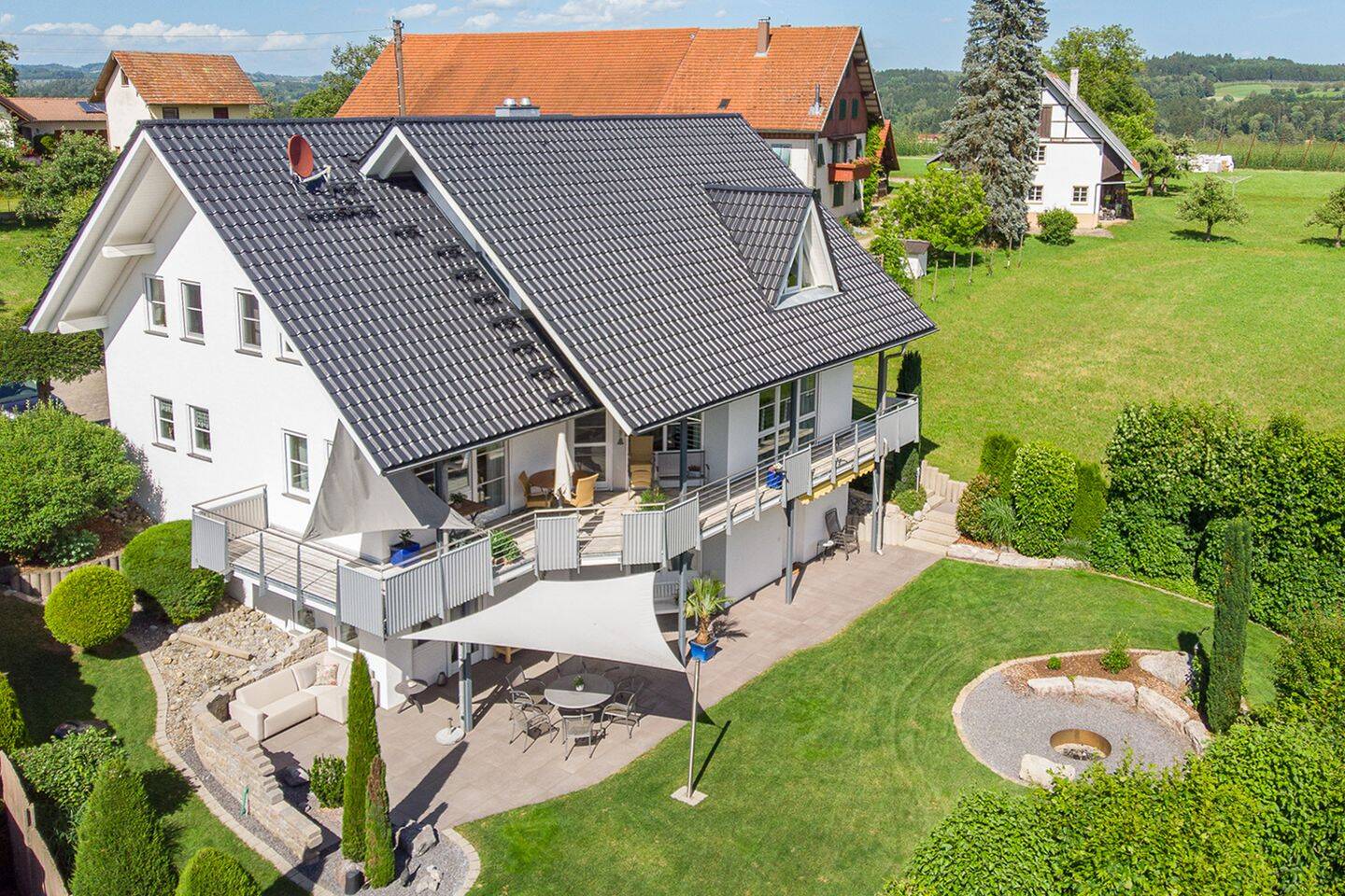 Wohnen mit Raum, Licht und Großzügigkeit – Architektenhaus mit Einliegerwohnung, 88069 Tettnang