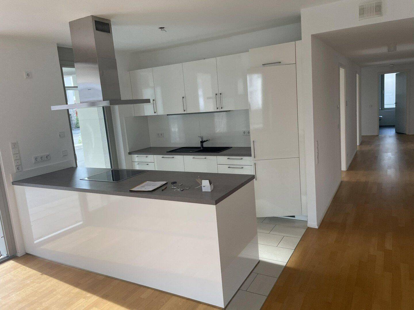 Killesbergpark 4-Zimmer-Hochparterre-Wohnung mit EBK und gr. Terrasse, 70469 Stuttgart (Feuerbach Zuffenhausen)