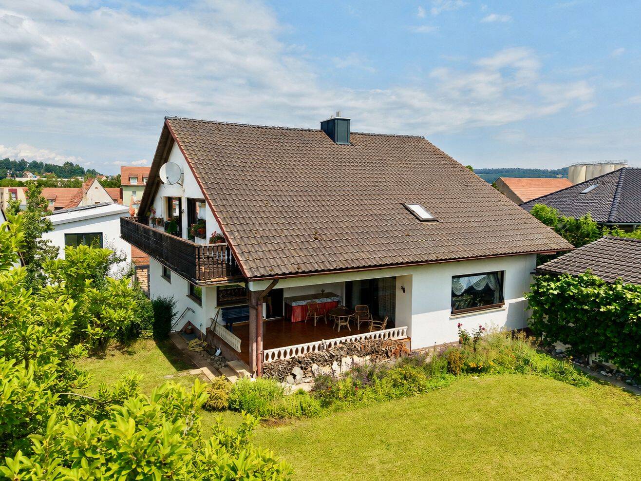 Geräumiges Zweifamilienhaus mit Garten in schöner Lage von Altenkunstadt, 96264 Altenkunstadt