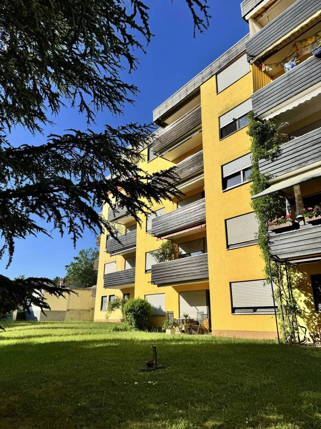 Kernsaniert, hell und sofort bezugsfertig: 3-Zimmer-Wohnung mit Südost-Balkon in Zirndorf, 90513 Zirndorf