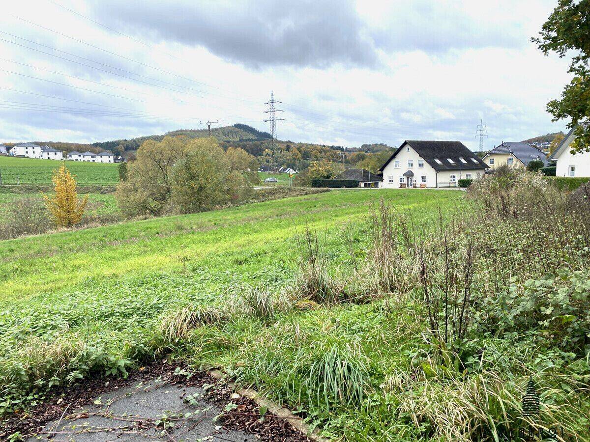 Attraktives Baugrundstück in Sundern – ca. 747 m² in gewachsener Wohnlage, 59846 Sundern (Sauerland)