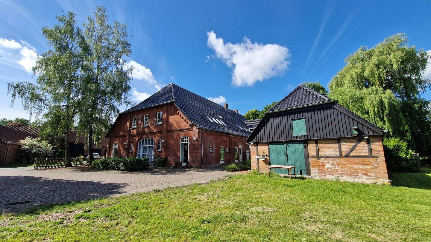Dachgeschosswohnung mit Gartennutzung im kernsanierten Landhaus, 21401 Thomasburg