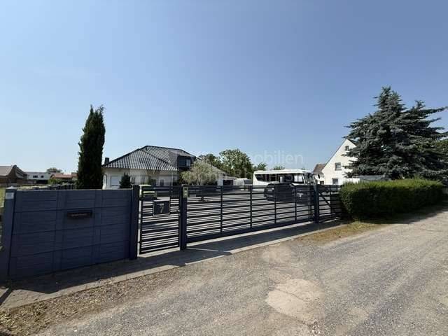 Repräsentativer Winkelbungalow mit Doppelgarage auf höchstem Level!, 53919 Weilerswist