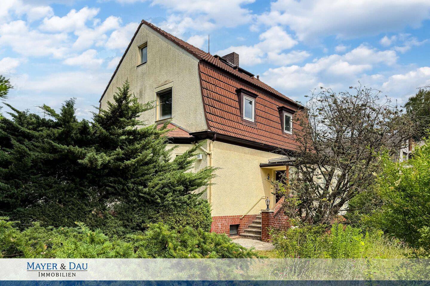 Sanierungsbedürftiges Stadthaus mit Altbaudetails, Garage und Garten in ruhiger Lage! Obj 9945, 12107 Berlin (Tempelhof-Schöneberg)