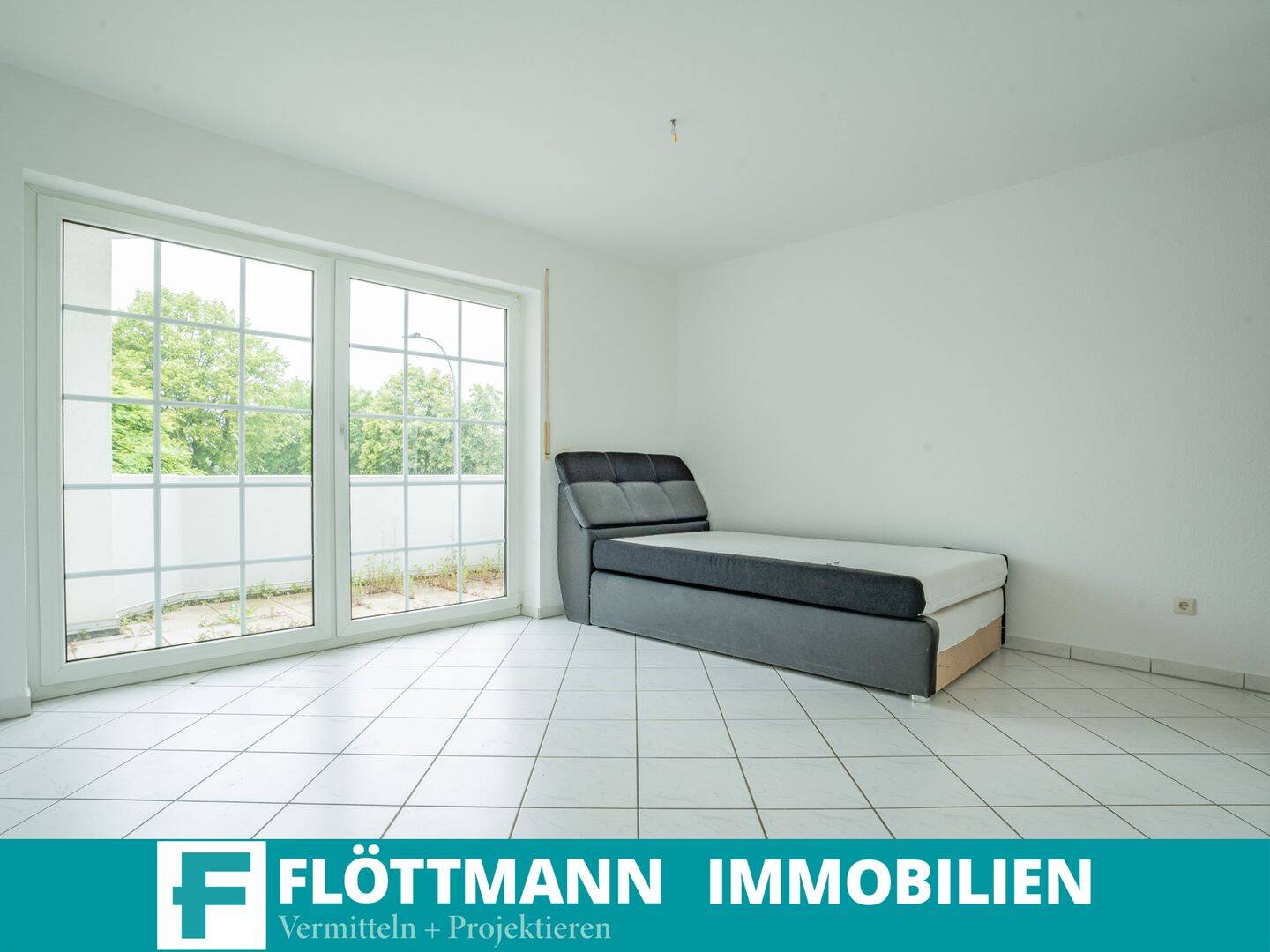 Helle 1-Zimmer-Wohnung mit Balkon, Keller und PKW-Stellplatz!, 32805 Horn-Bad Meinberg
