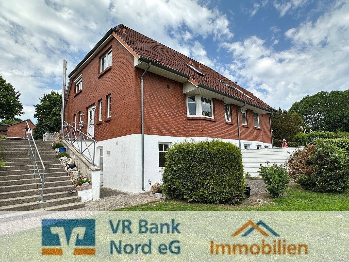 Großzügige Doppelhaushälfte mit Einliegerwohnung, 24999 Wees