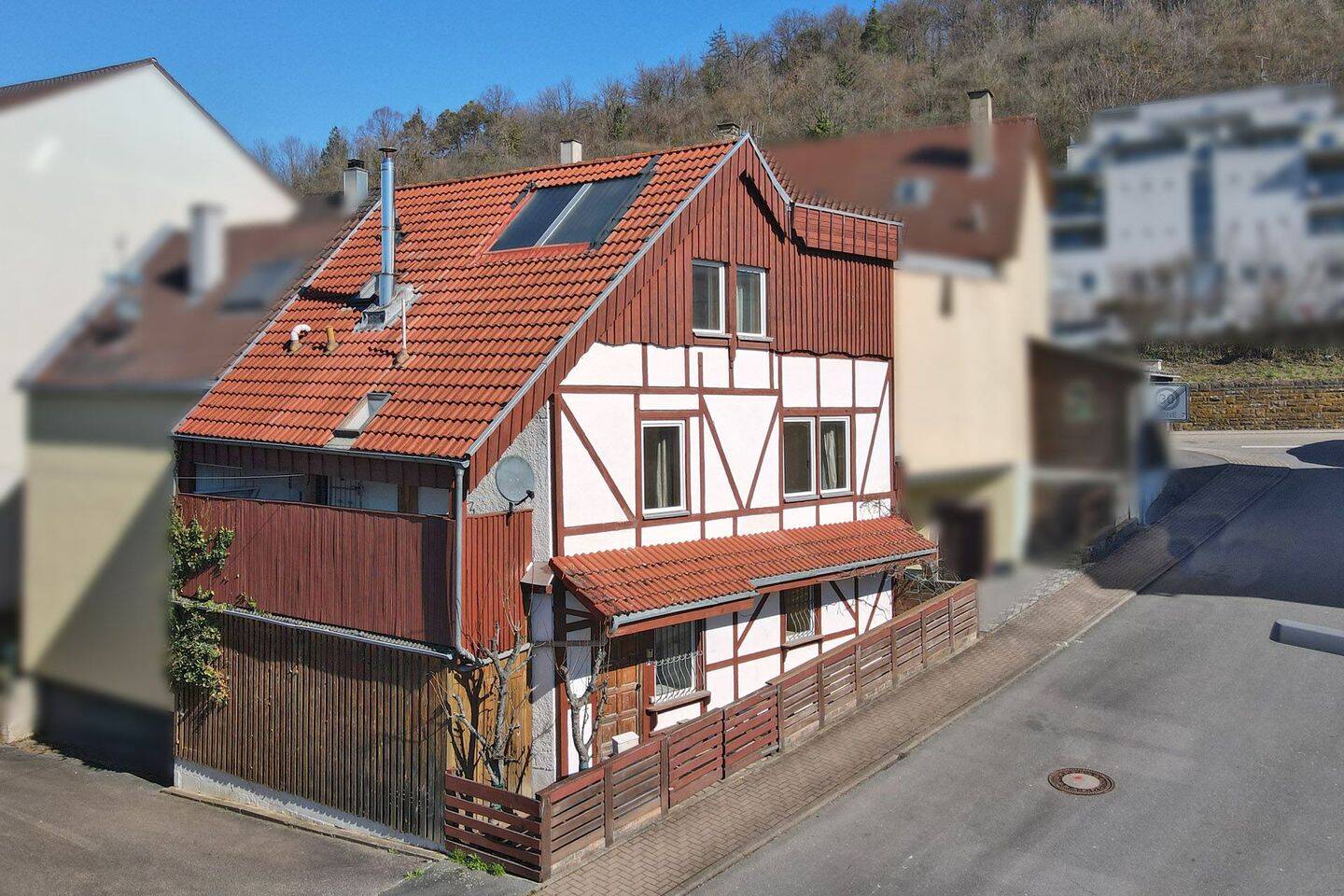 Lage-Lage-Lage: kleine Doppelhaushälfte in Keltern-Dietlingen, 75210 Keltern