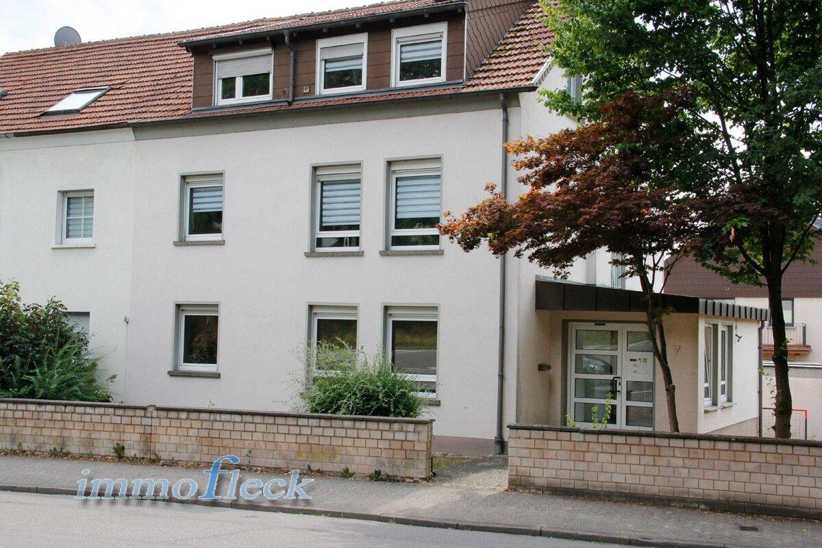Zweifamilienhaus mit Garten und drei Garagen!!!, 66386 St. Ingbert (Sankt Ingbert)