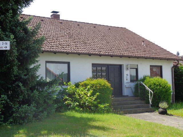 Rauenberg: gepflegtes Wohnhaus mit schönem Grundstück, 97896 Freudenberg