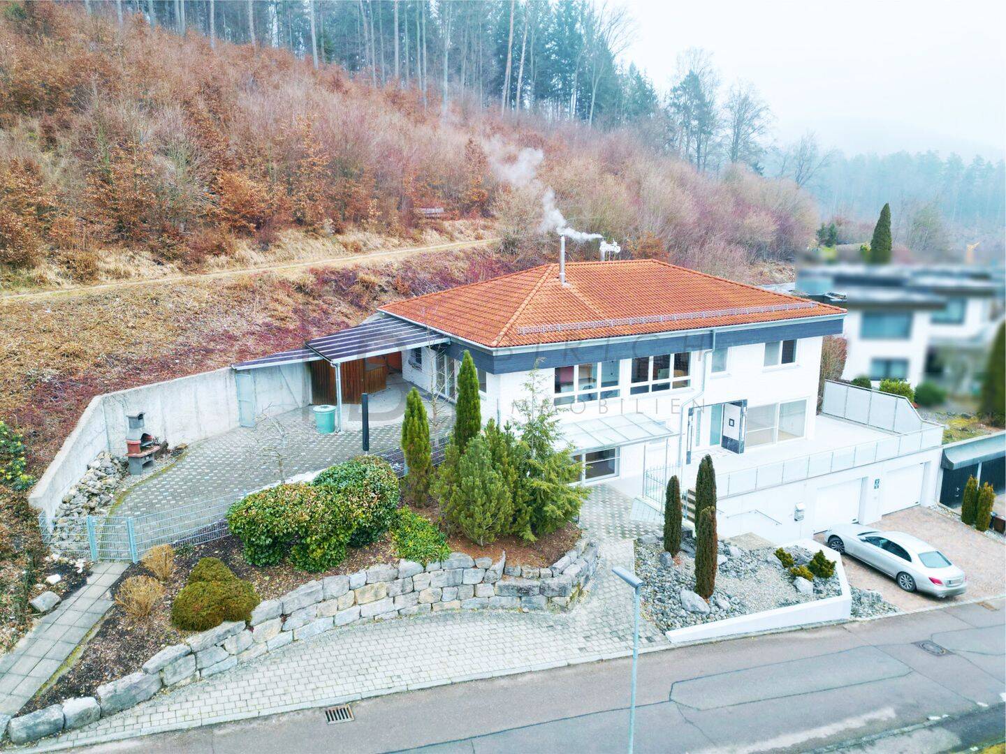 Massiv gebautes Wohnhaus mit Einliegerwohnung, Kamin und Waldrandlage, 89601 Schelklingen