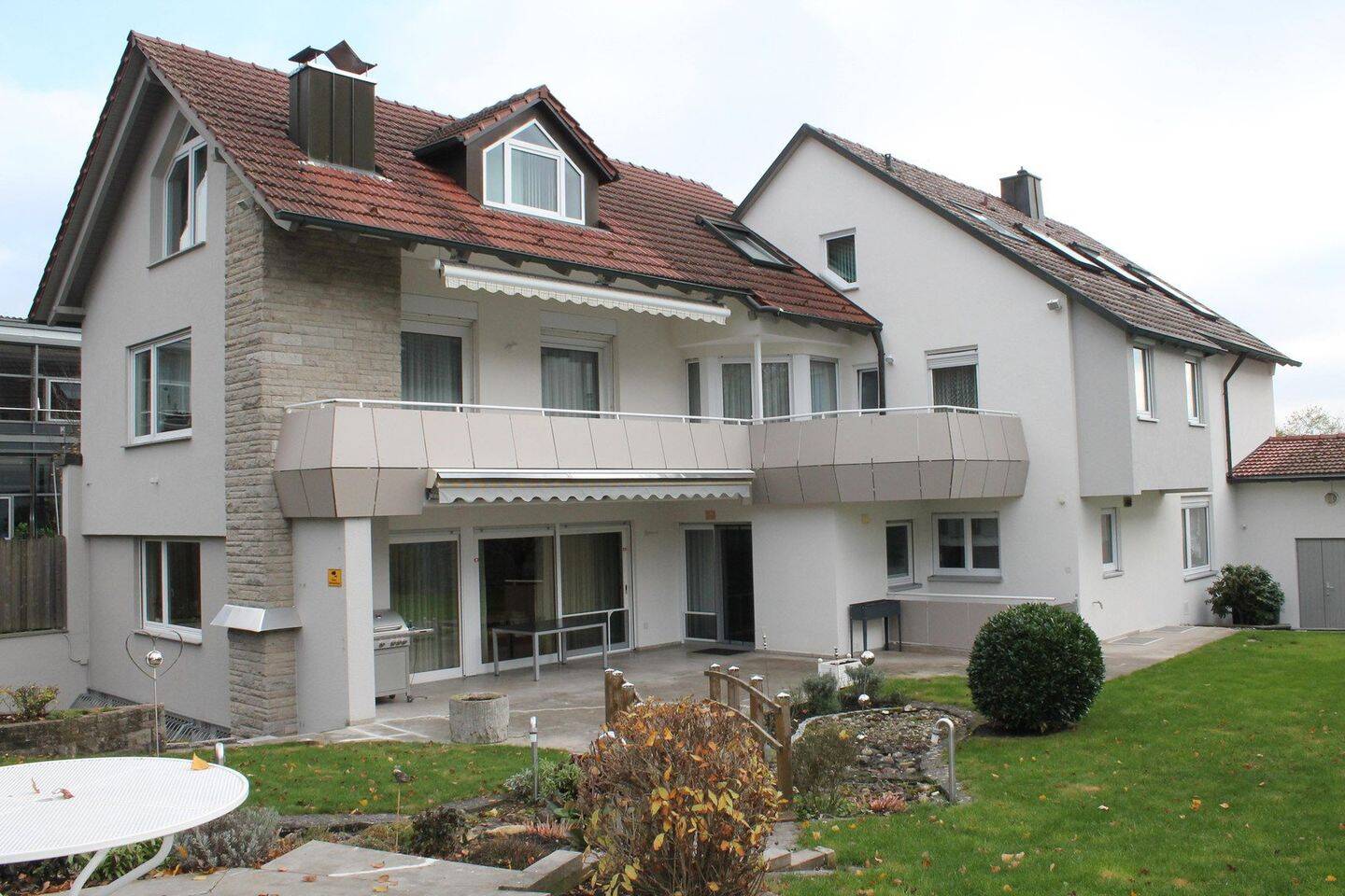 Sehr gepflegtes 4-Familien-Wohnhaus mit großem Gartengrundstück in Top Wohnlage von CR, 74564 Crailsheim