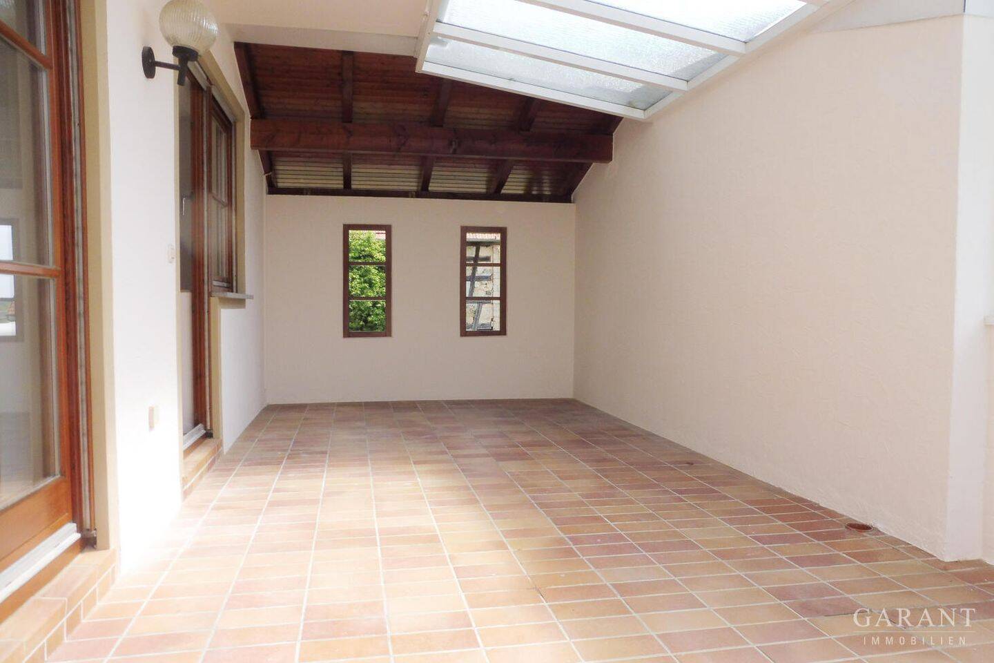 Erstbezug nach Renovierung – 4 Zimmer EBK, mit großer Terrasse und Garage!, 72186 Empfingen