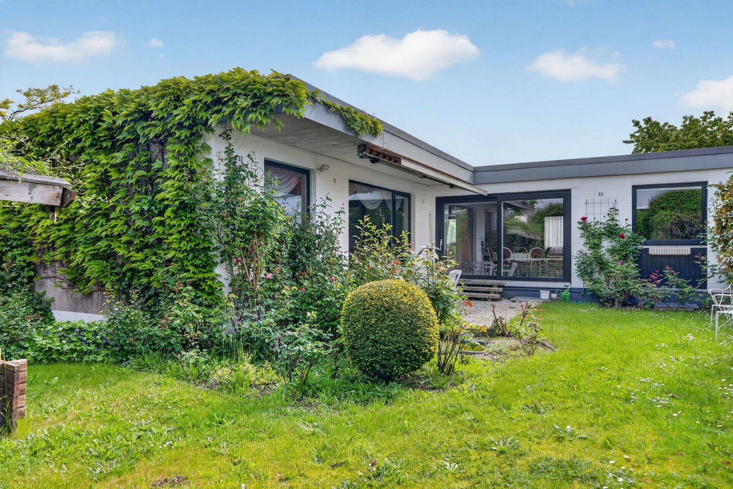 Großzügiges Wohnen auf einer Ebene: Lichtdurchfluteter Bungalow im Kanzlerfeld!, 38116 Braunschweig (Kanzlerfeld Lamme Lehndorf)