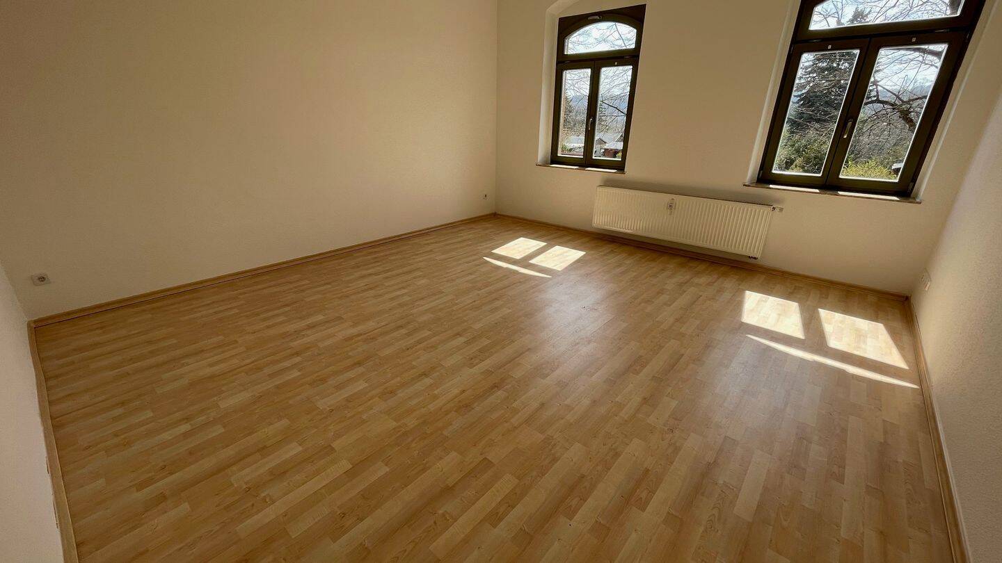 1. OG  ! frei ab 1.8.26  – große Küche mit Balkon – WG geeignet, 9131 Chemnitz (Ebersdorf Hilbersdorf)