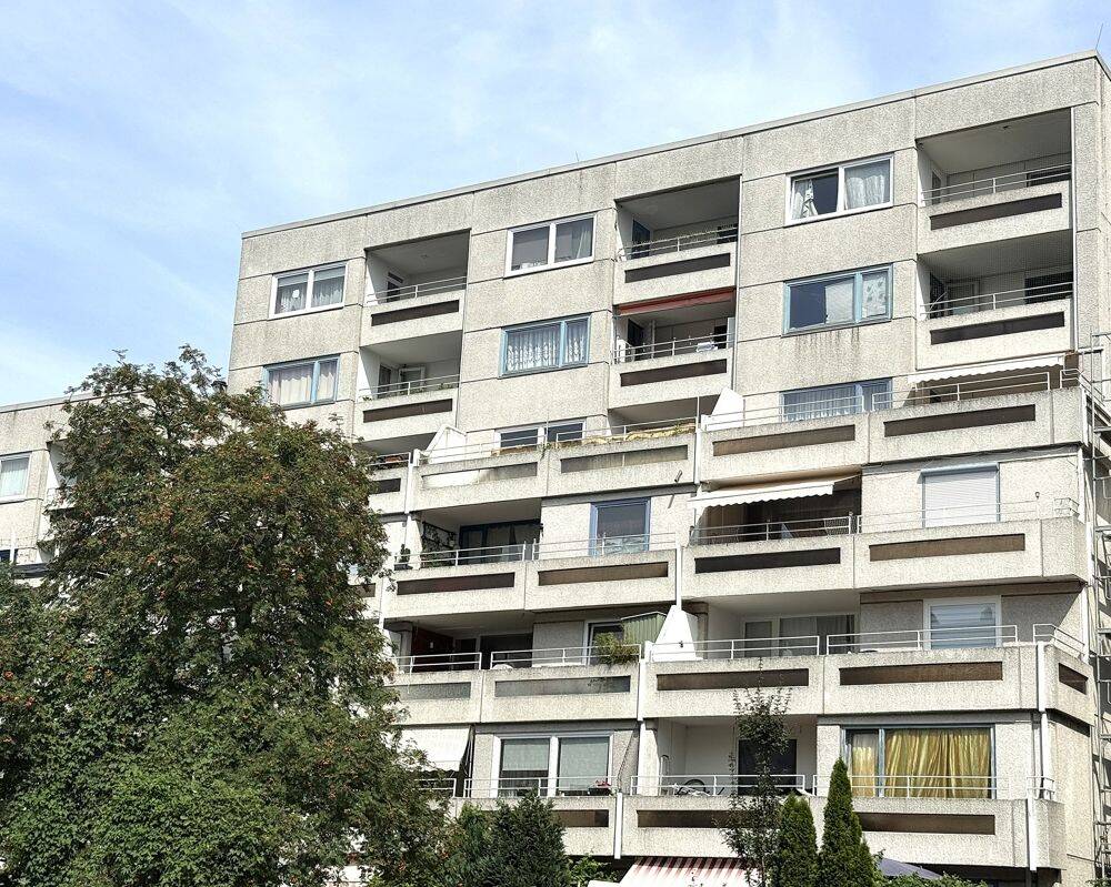 Schöne Aussicht! Helle 2 Zimmerwohnung mit Loggia…, 30179 Hannover