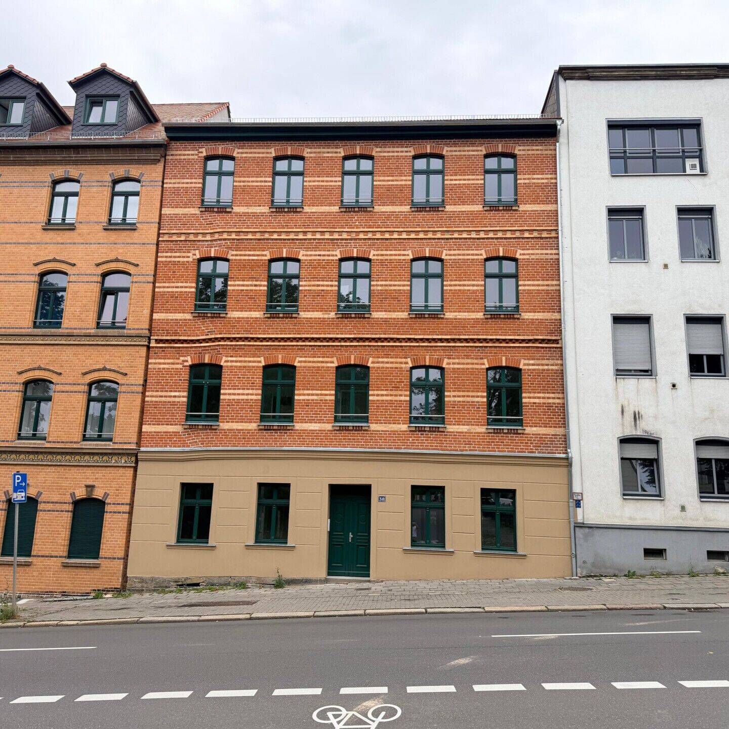 Kernsanierte Etagenwohnung mit EBK – KfW 55 Standard, 6667 Weißenfels