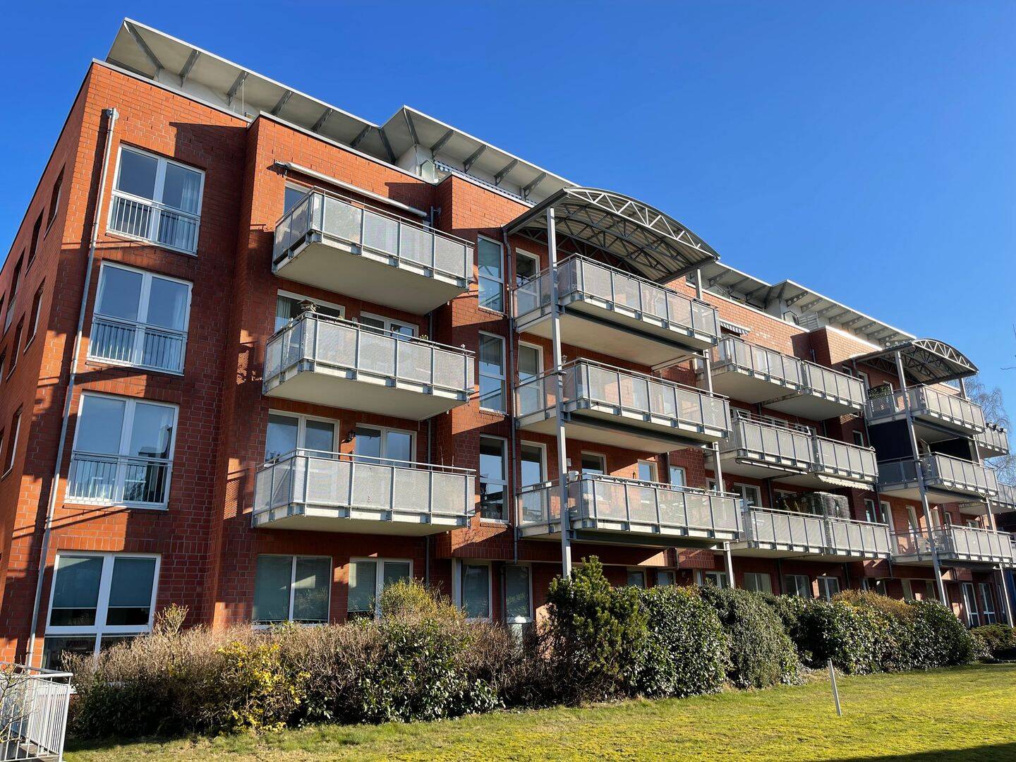 Großzügige 4-Zimmer-Wohnung mit Balkon im Herzen von Rissen!, 22559 Hamburg (Altona Rissen)