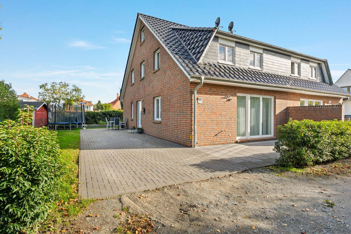 Moderne Doppelhaushälfte mit 5 Zimmern, Garten und zwei Terrassen in Lilienthal, 28865 Lilienthal