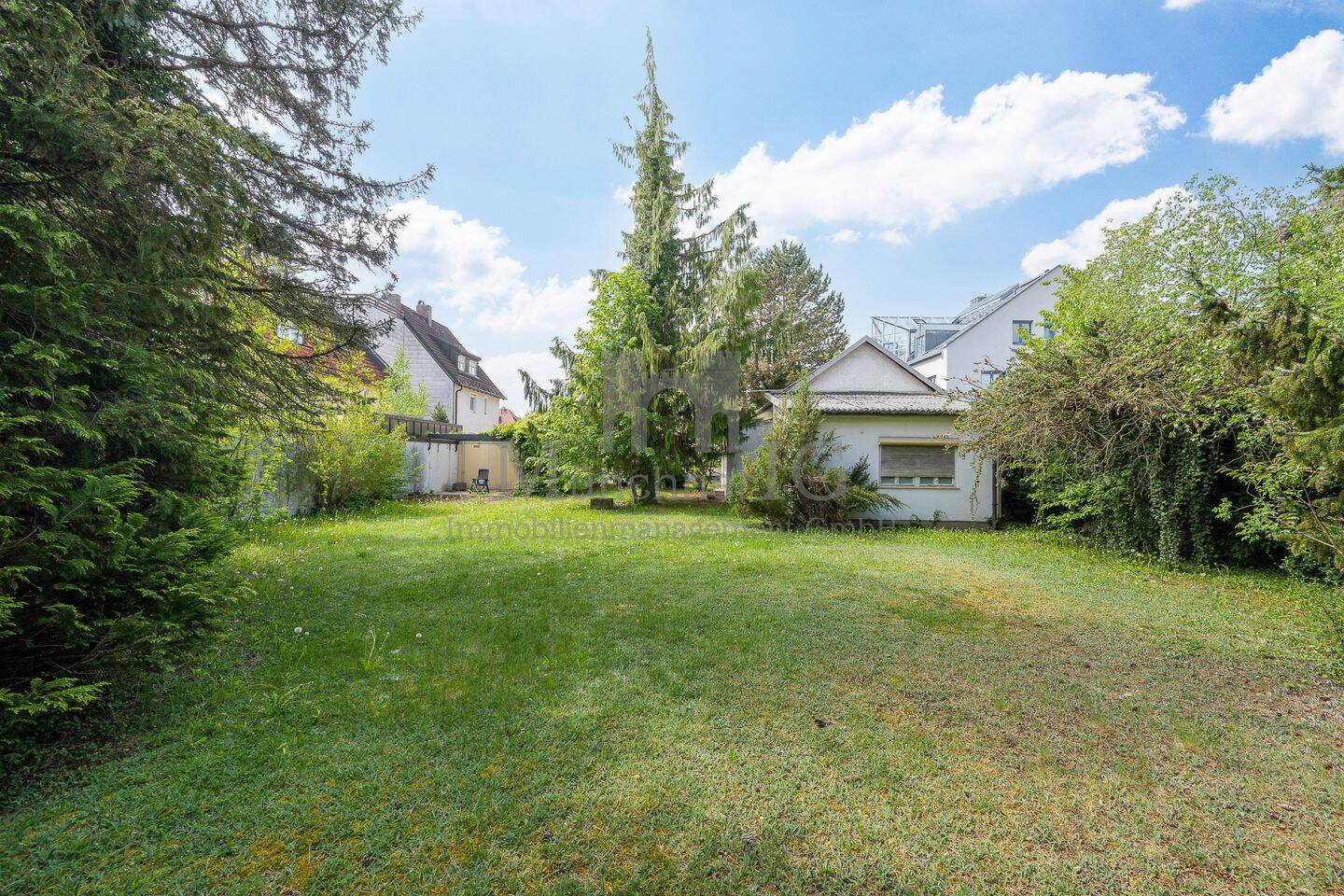 MÜNCHNER IG: Premium-Grundstück am Englischen Garten für Neubau von zwei exklusiven Triple-Häusern!, 80805 München (Schwabing-Freimann)