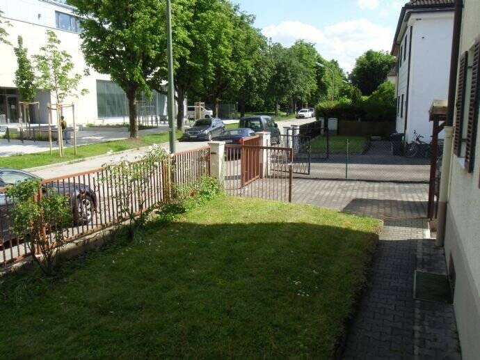 2,5 Zimmer-Wohnung, befristet auf 2 Jahre evtl. länger oder kürzer, mit 76 qm, Garage, Gartenanteil, beziehbar ab 01.08.2026 bis 30.09.2028, 80992 München (Moosach Neuhausen-Nymphenburg Pasing-Obermenzing)