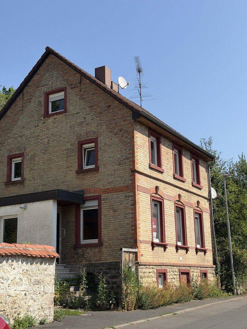 Provisionsfrei – Verkauf von privat: Historisches Einfamilien-Haus mit 3358 m² Grundstück, 74740 Adelsheim