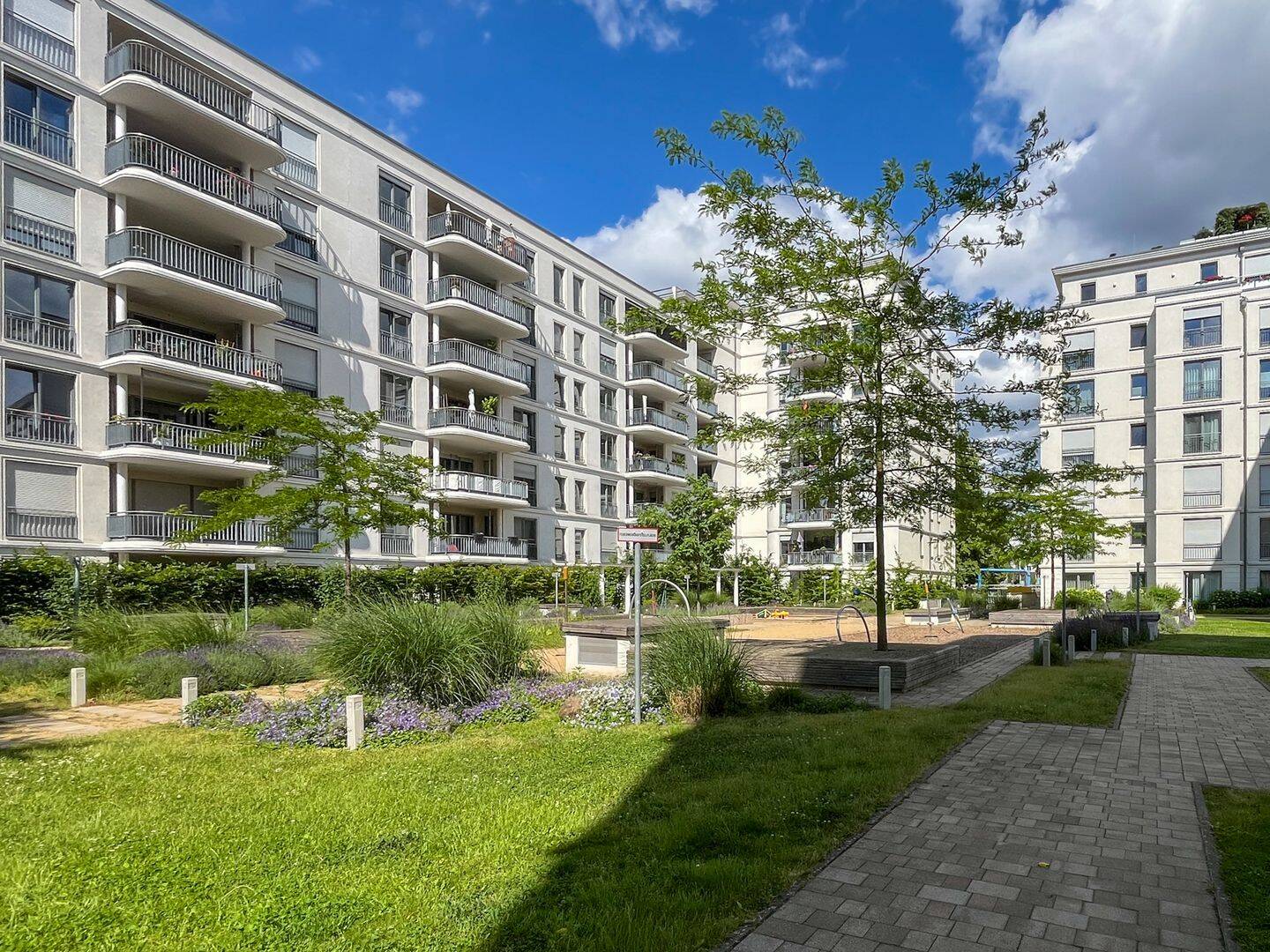 Urban wohnen am Ufer der Spree in 4-Zimmer-Terrassenwohnung, 10589 Berlin (Charlottenburg-Wilmersdorf Charlottenburg Kolonie Gerickes Hof)
