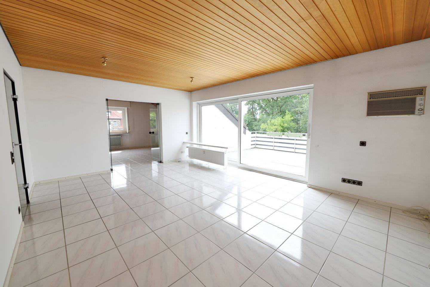 ==Dachgeschosswohnung mit großzügiger Loggia nahe der Lagenser Innenstadt==, 32791 Lage