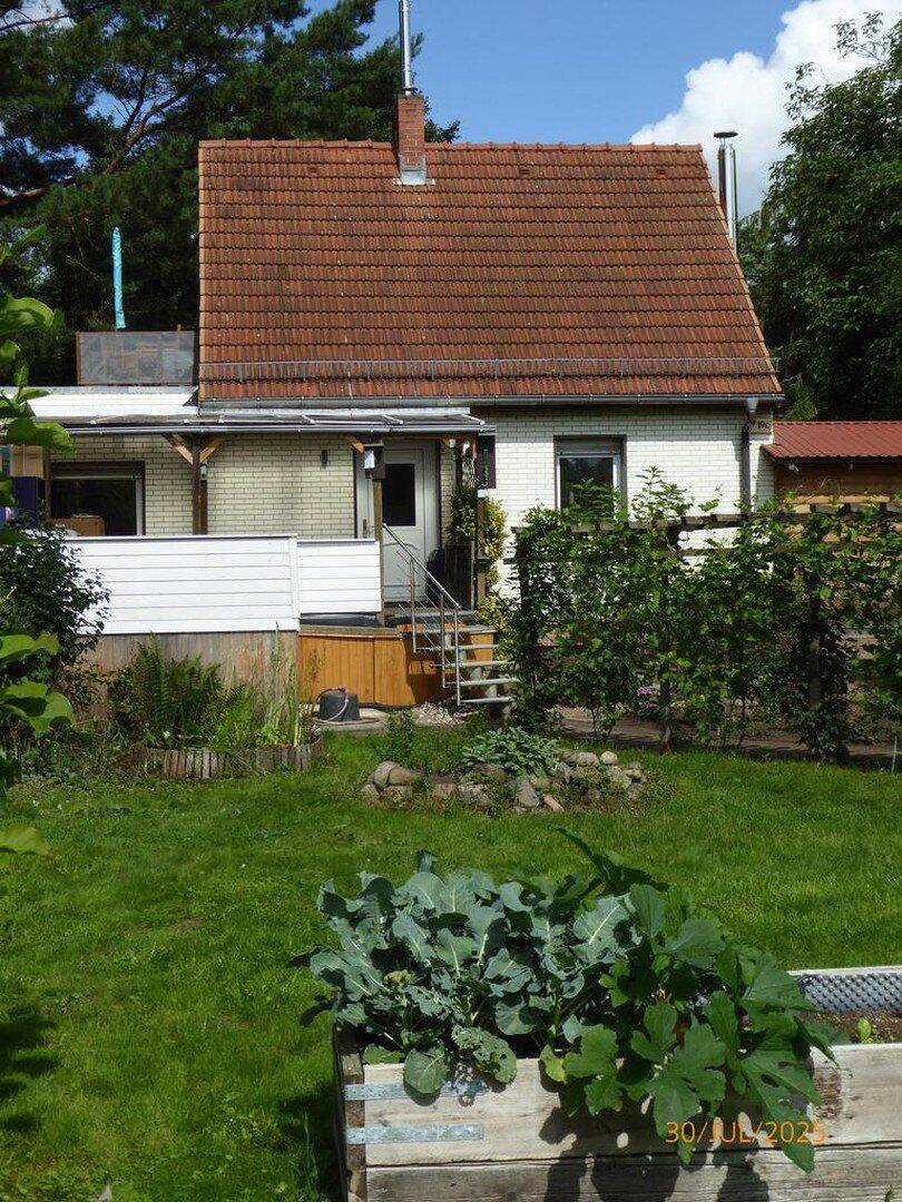 Haus 4 Zimmer (+2) im Grünen, sehr gute Lage, großes Grundstück, 12587 Berlin (Treptow-Köpenick Friedrichshagen Kleingartenanlage Erpetal Kleingartenanlage Wiesengrund)