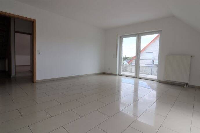 Maisonettewohnung – 4 Zimmer mit Balkon – WBS erforderlich, 32130 Enger