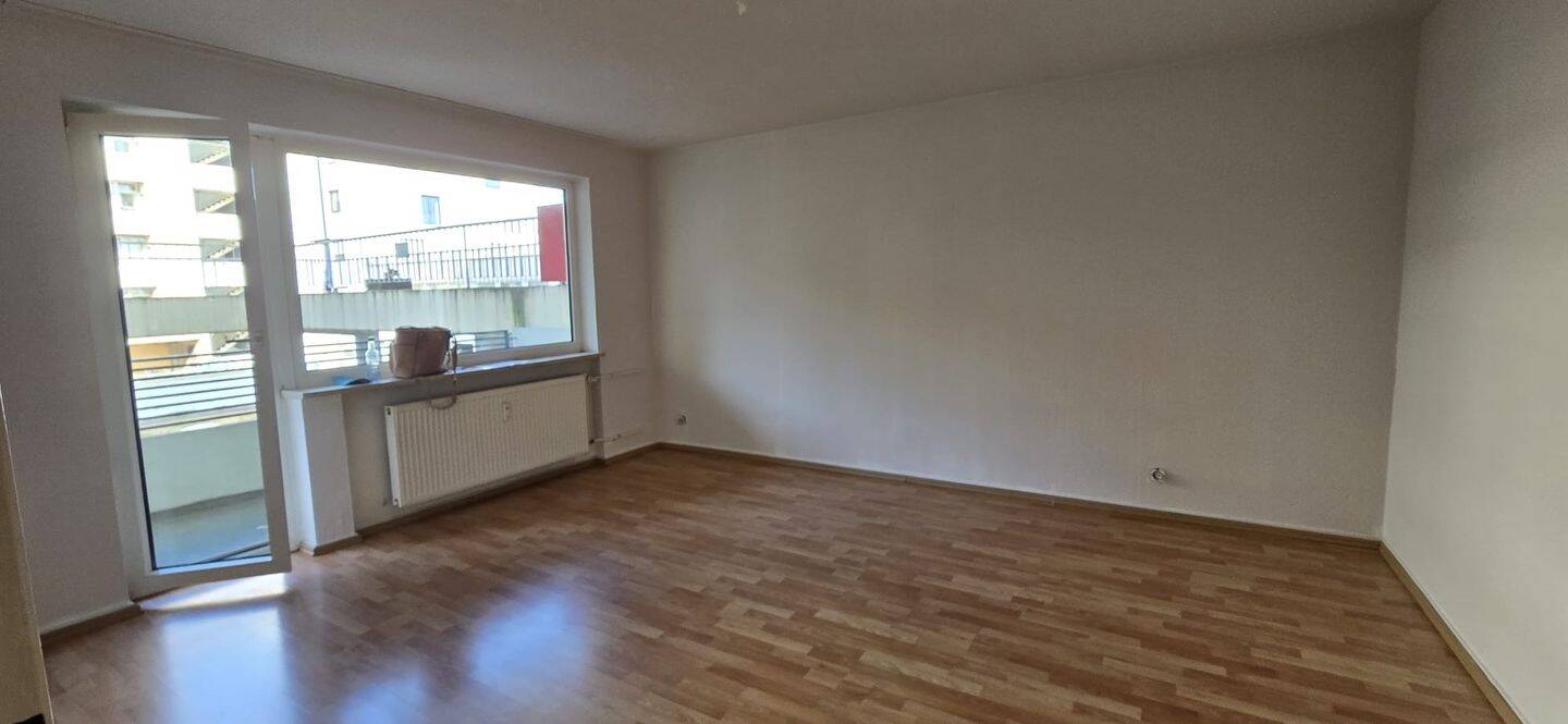 Helle und freundliche 2 Zi. Whg. in toller Wohnlage mit Balkon, 60385 Frankfurt am Main (Bornheim Nordend-Ost Ostend)