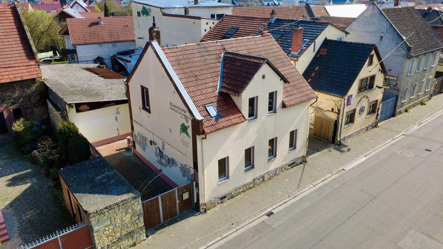 Attraktives Ein- bis Zweifamilienhaus mit Potenzial (Grundstücksfläche flexibel erweiterbar), 67583 Guntersblum
