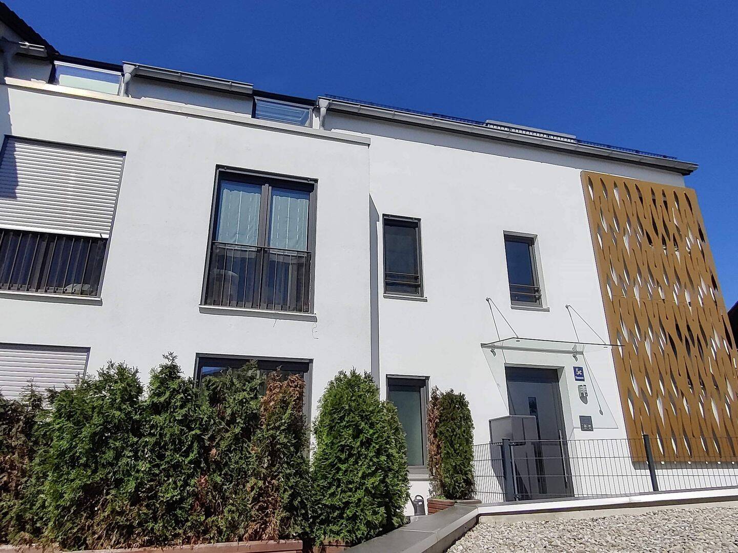 Attraktive 3-Zimmer-Wohnung mit sonniger Dachterrasse in Ebersberg, 85560 Ebersberg