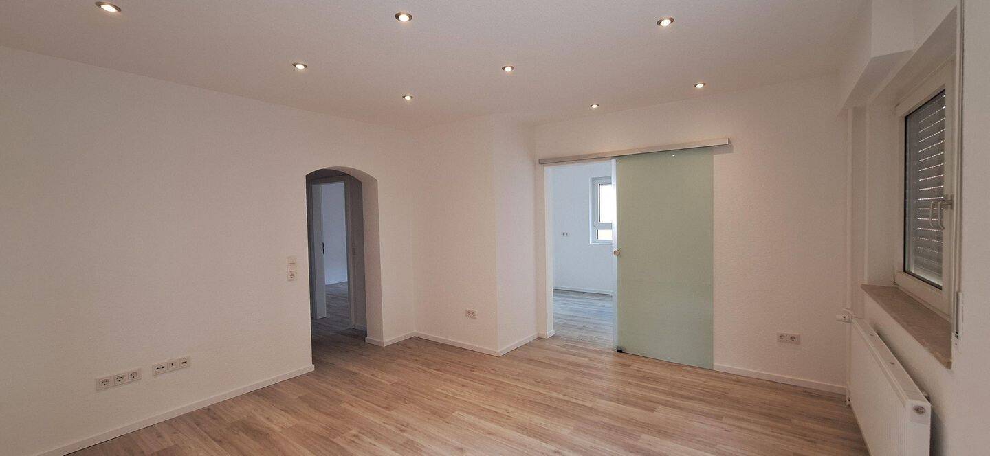 komplett sanierte 2-Zimmer-Wohnung in Mannheim-Sandhofen, 68307 Mannheim (Blumenau Kirschgartshausen Sandhofen Schönau)