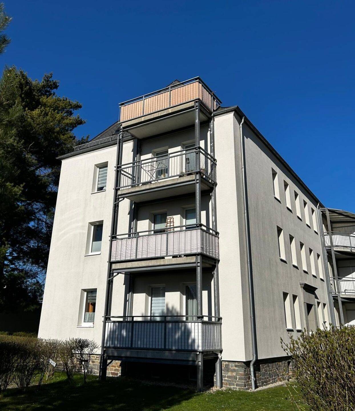 Dachgeschoss mit attraktiv geschnittenem Studio in Chemnitz Reichenbrand, 9117 Chemnitz (Rabenstein Reichenbrand Rottluff Siegmar)