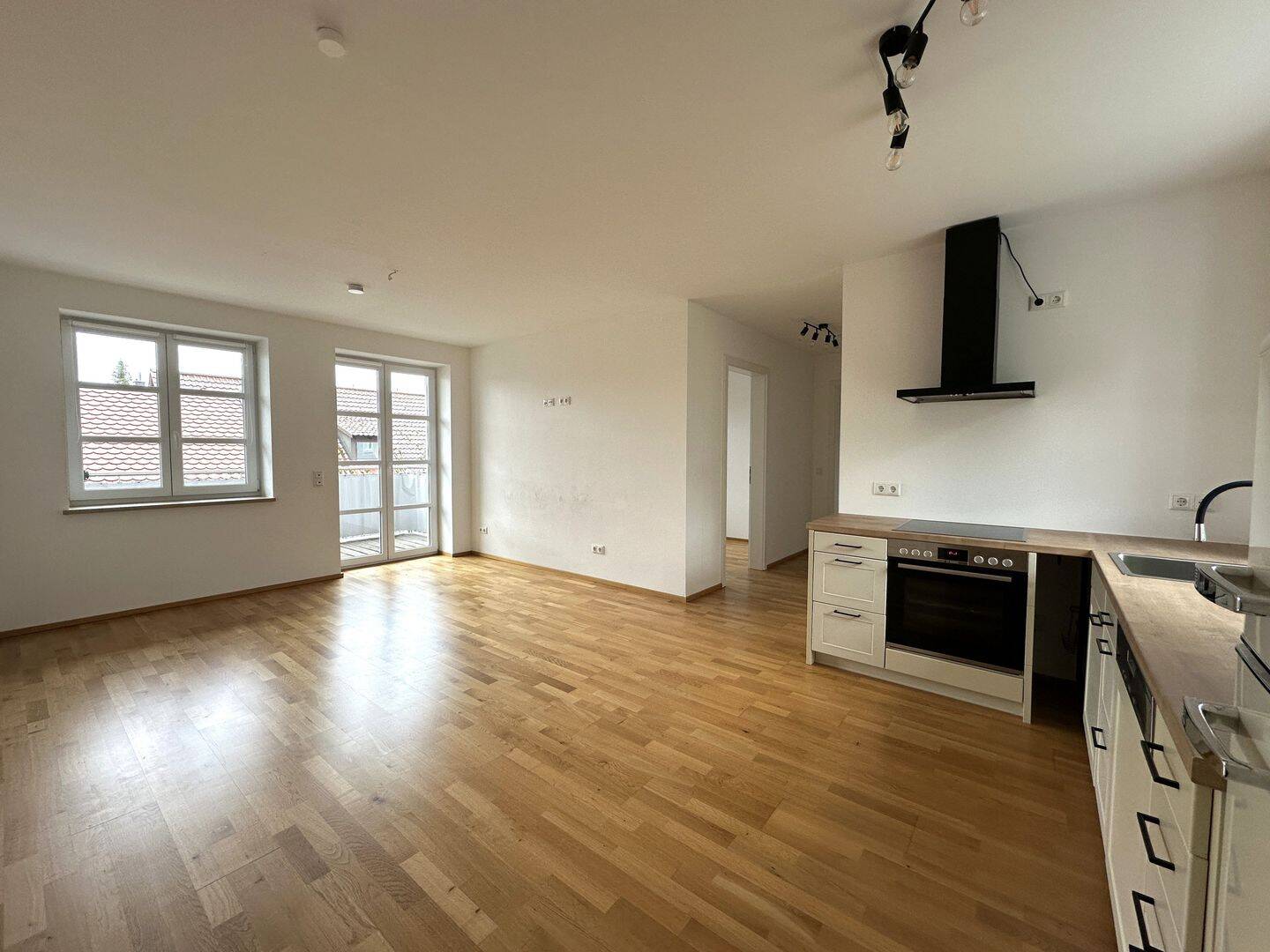 Charmante 3-Zimmer-Wohnung in Burgweinting, 93055 Regensburg (Brandlberg-Keilberg Burgweinting-Harting Innenstadt Ostenviertel Schwabelweis)