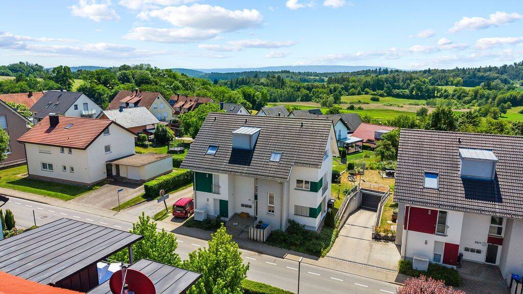 Neuwertige 4-Zimmer-Dachgeschosswohnung mit Aufzug und Fernblick, 78315 Radolfzell am Bodensee