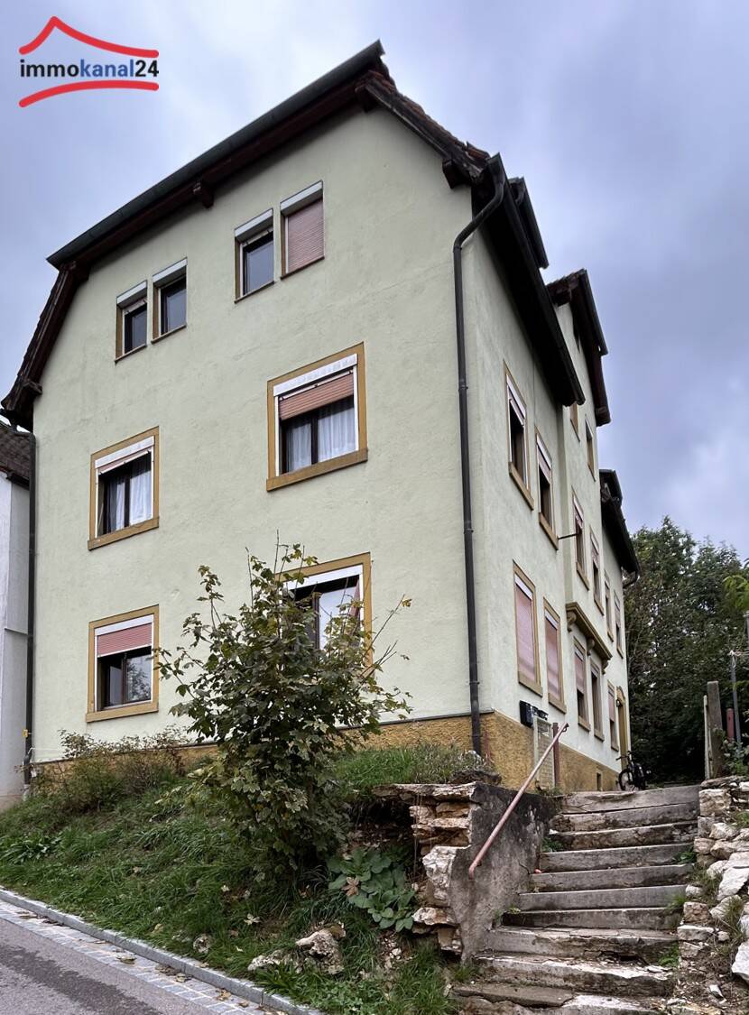 Dachgeschoss-Highlight mit Tageslichtbad und Einbauküche – 91757 Treuchtlingen, 91757 Treuchtlingen