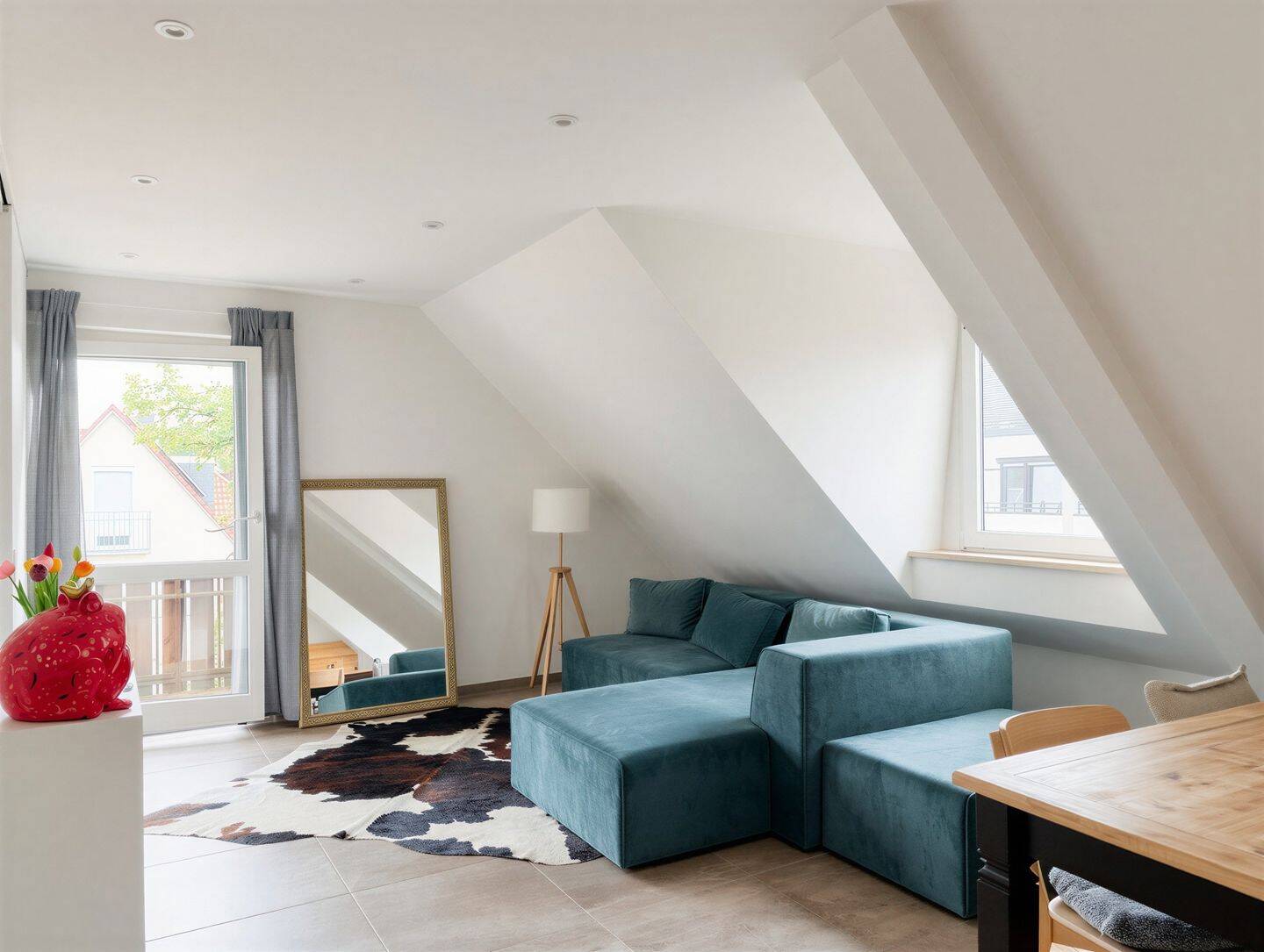 Gemütliche Dachgeschosswohnung mit Charme und durchdachtem Grundriss, 81549 München (Obergiesing Ramersdorf-Perlach Untergiesing-Harlaching)