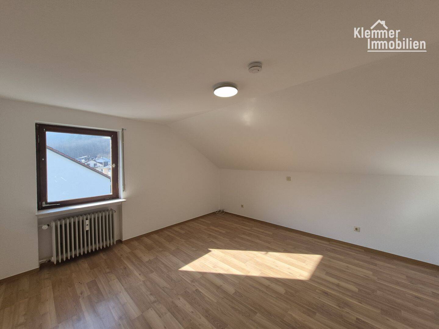 3-Zimmer Dachgeschosswohnung in Lohr-Steinbach, 97816 Lohr a. Main