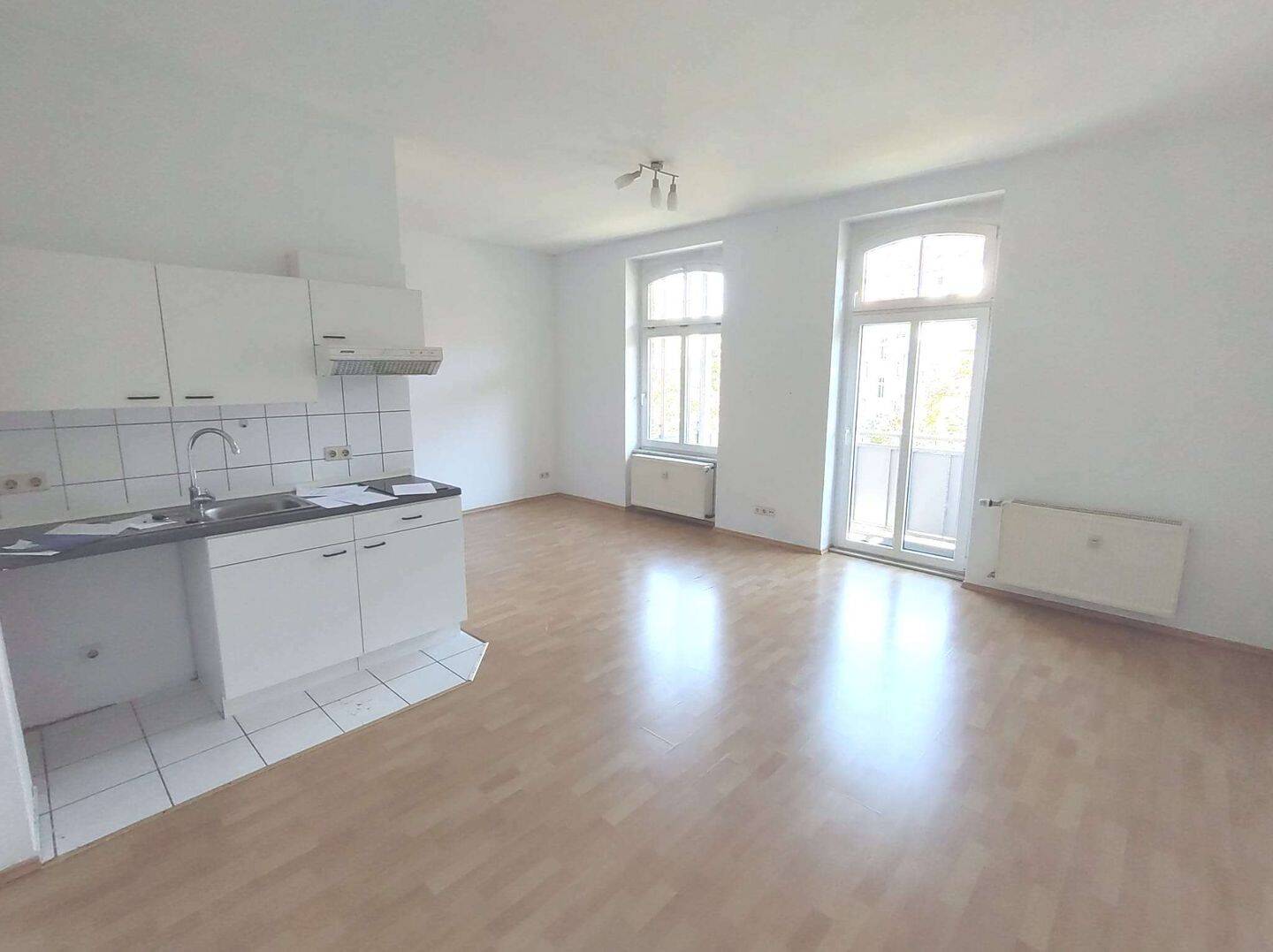 schöne Wohnung mit Balkon hofsetig nahe der UNI, 99085 Erfurt (Daberstedt Hohenwinden Ilversgehofen Johannesvorstadt Krämpfervorstadt)