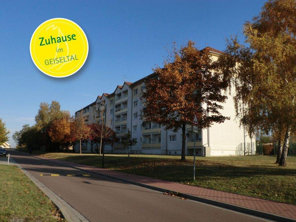 3-Raum-Wohnung mit Balkon – Erstbezug nach Sanierung, 6259 Braunsbedra