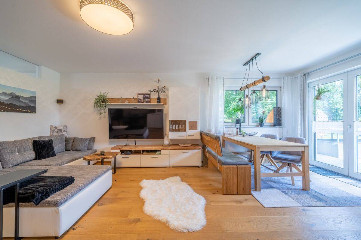 Stilvolles Wohnen am Hocheck: Hochwertiges Neubau-Apartment mit Garten und traumhaftem Alpenblick, 83080 Oberaudorf