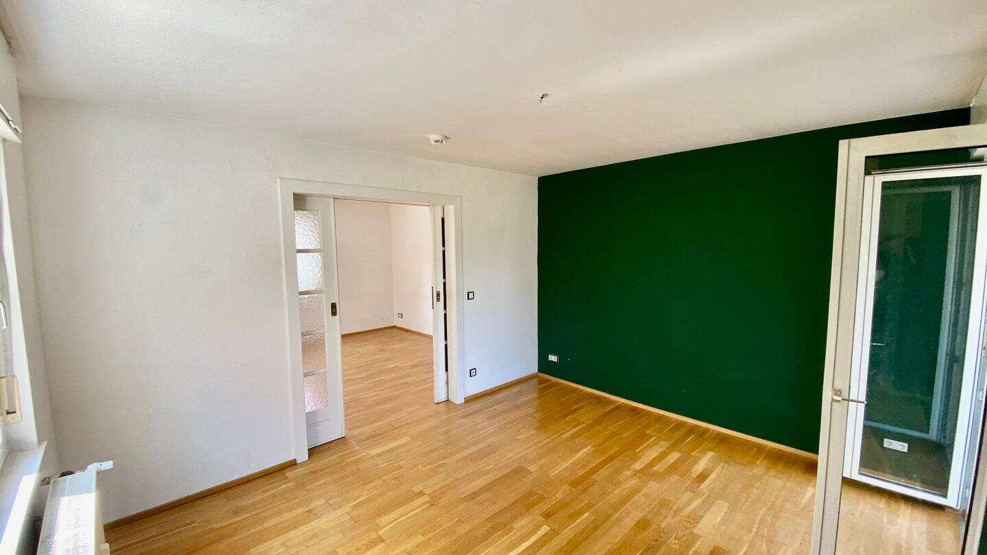Frankfurt Sachsenhausen-Süd: Charmante 3-Zimmer-Wohnung in historischem Gebäude (1934) am Stadtrand, 60599 Frankfurt am Main (Oberrad Sachsenhausen)