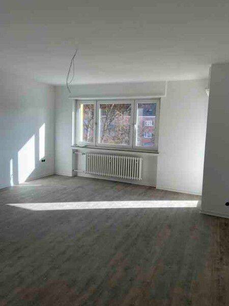 Hier können Sie schon bald in unsere renovierte 3 Zimmerwohnung einziehen!, 97422 Schweinfurt