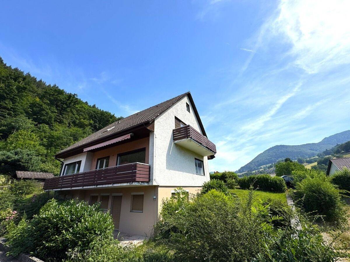Modernisierungswürdiges 1 oder 2 Familienhaus in Traumlage am Fuße der Schwarzhalde im Münstertal, 79244 Münstertal/Schwarzwald