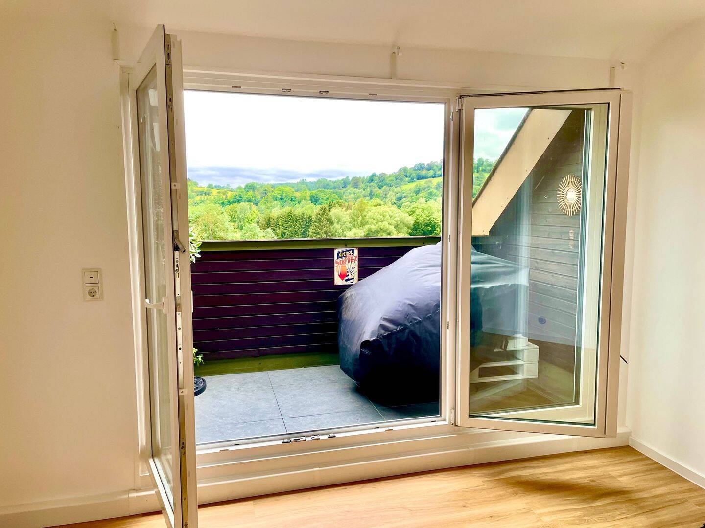 Renovierte 2,5-Zimmer-Dachgeschosswohnung, Einbauküche, Loggia, 36205 Sontra