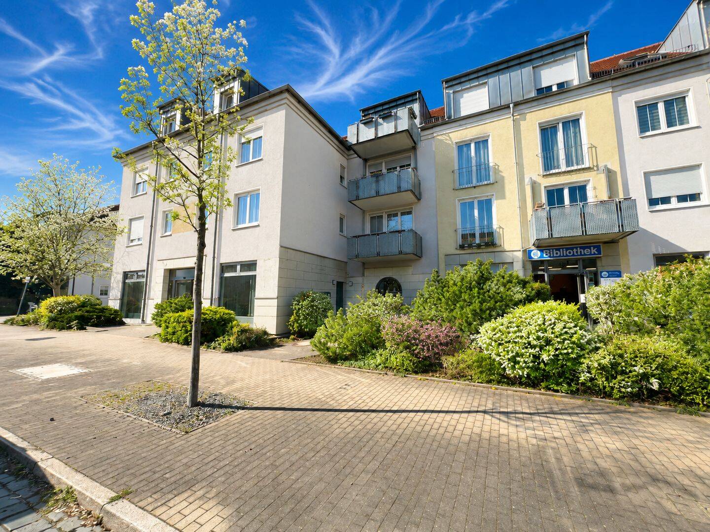 WOHNUNGSPAKET MIT 4 VERMIETETEN EIGENTUMSWOHNUNGEN + TG, 1219 Dresden
