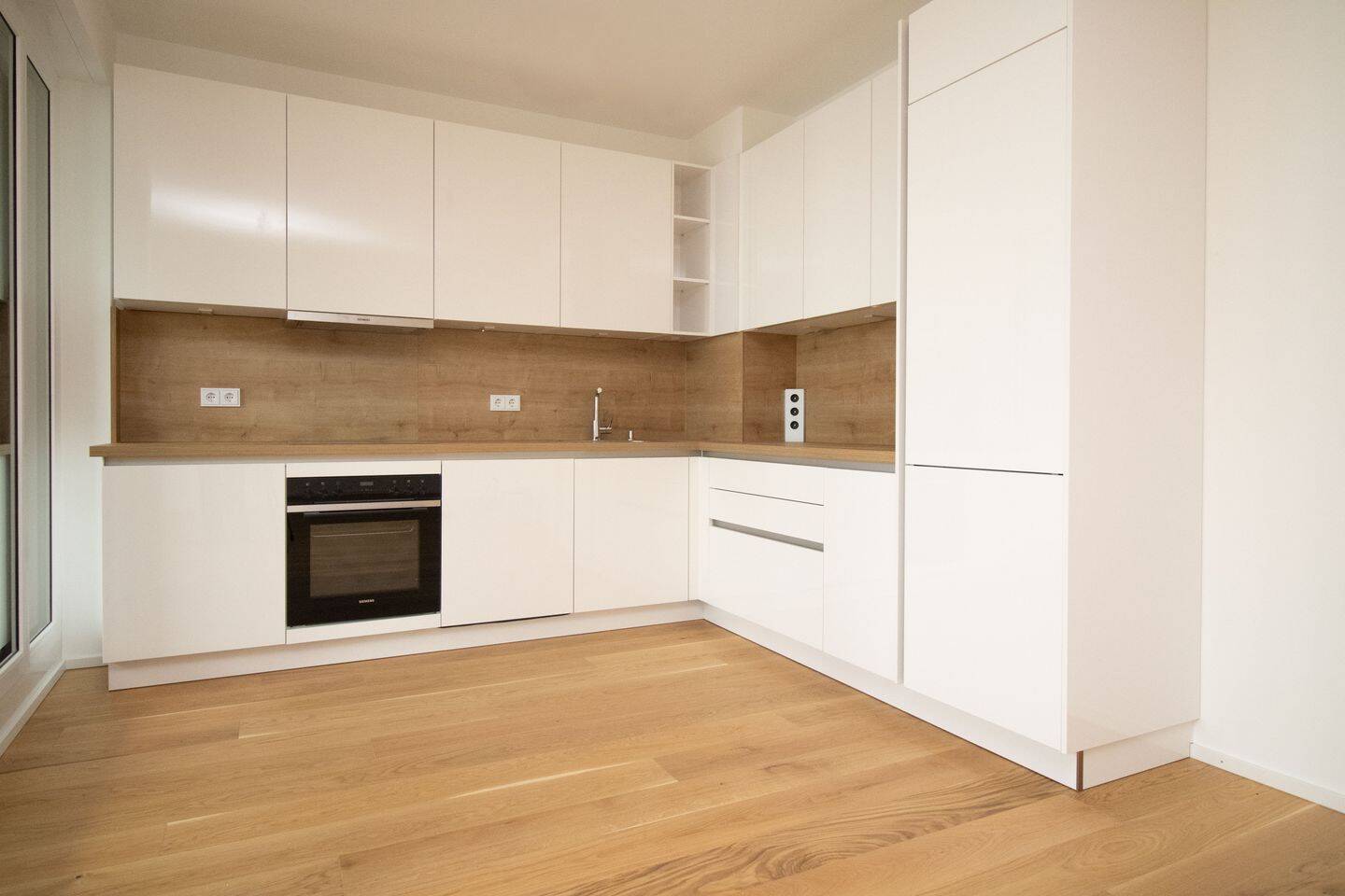 LOCHHAUSEN: Moderne 3-Zimmer-Wohnung mit Loggia!, 81249 München (Allach-Untermenzing Aubing-Lochhausen-Langwied Pasing-Obermenzing)