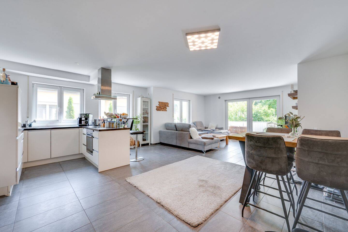 Aigner – Modernes Wohnen mit großzügigem Balkon und offenem Wohnbereich, 82256 Fürstenfeldbruck